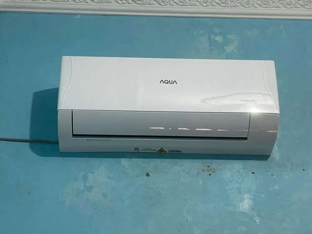 dijual AC AQUA 1/2 PK baru pakai 4 bulan