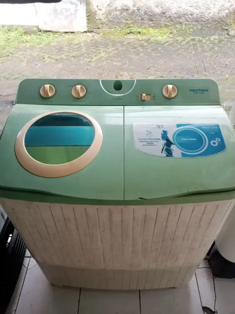 mesin cuci 2 tabung merek Polytron