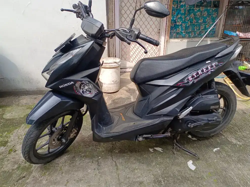 Honda Beat Street fi CBS Tahun 2024 Pajak Hidup Mesin Halus Siap Gass