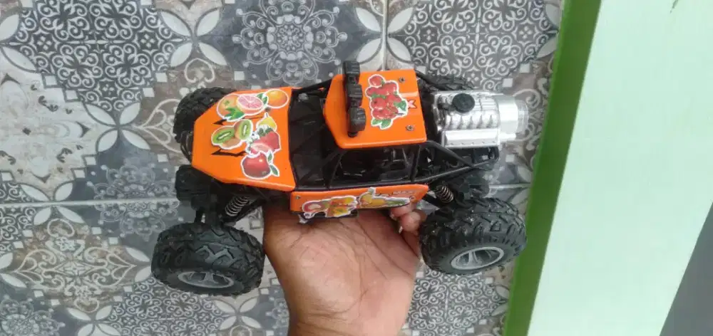 Di jual murah mobil remot ada musik,lampu dll bisa langsung pakai