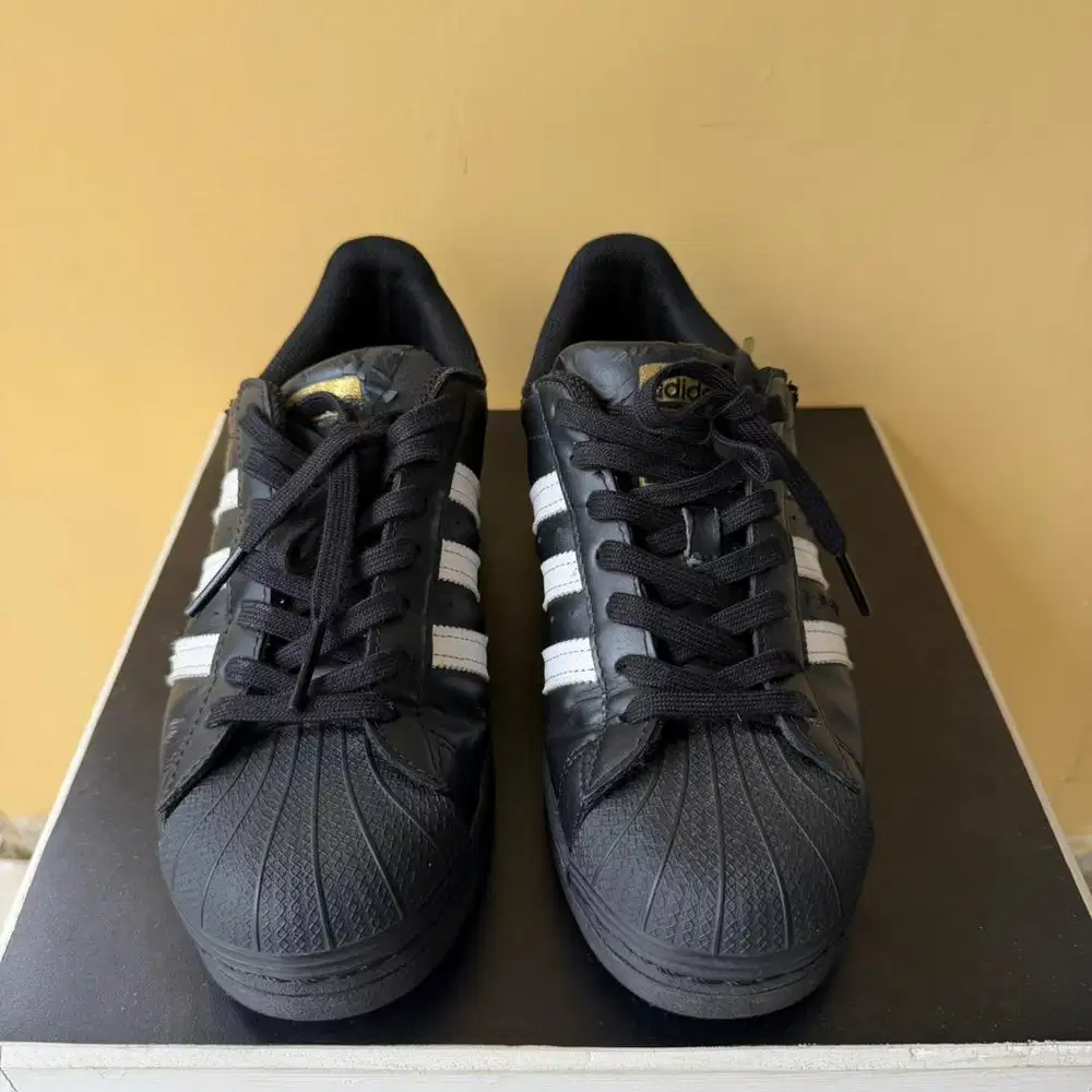 Sepatu Adidas Superstars Black US 8
