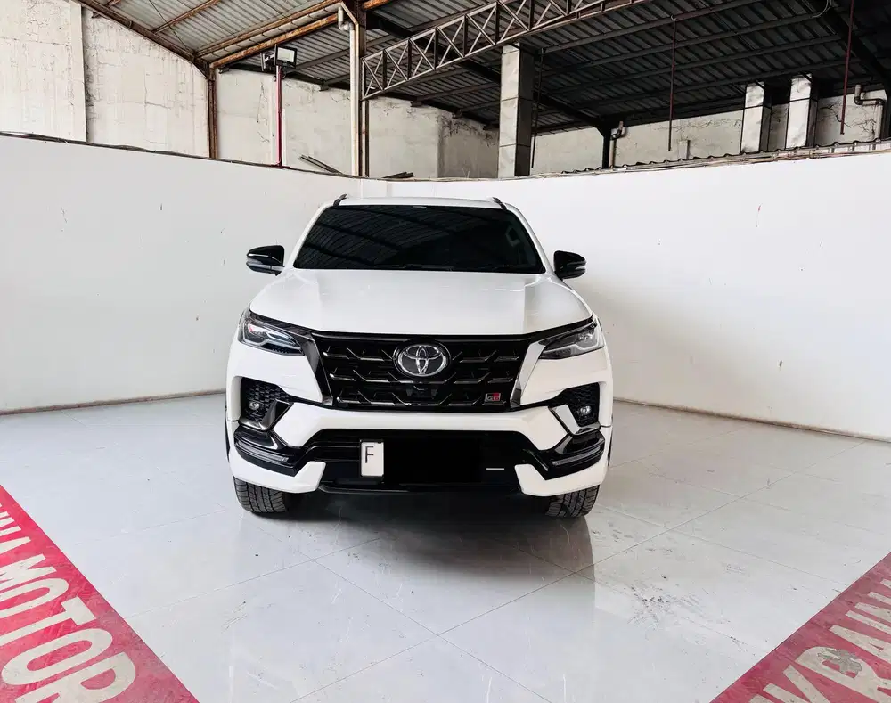 2023 Fortuner GR 2.8 At km 37 rb
