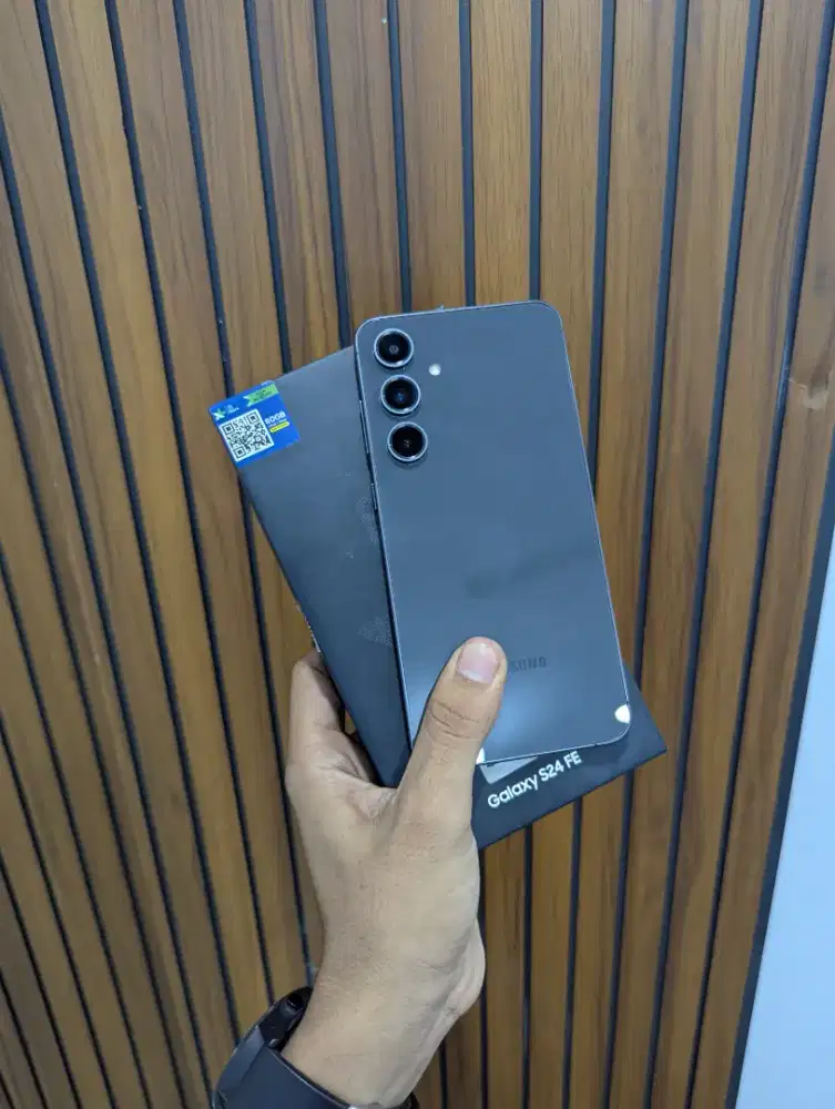 Samsung galaxy S24 Fe (8/512Gb) Fulset original super like new