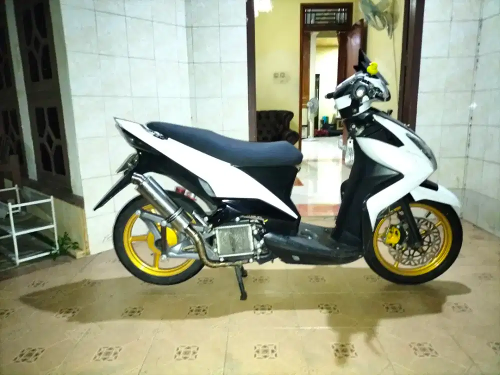 Yamaha Xeon Karbu 2012