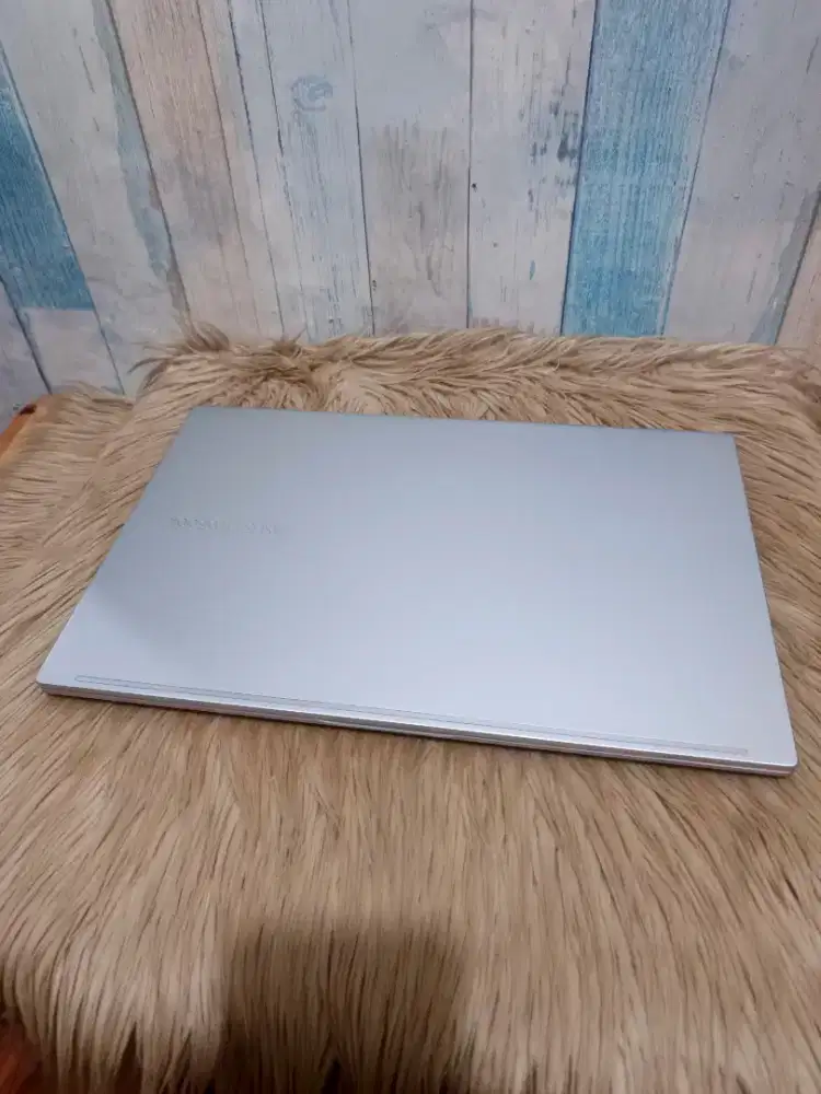 Asus Vivobook X513EAN Core i3 Gen 11 Ram 8 Ssd 512 Layar OLED