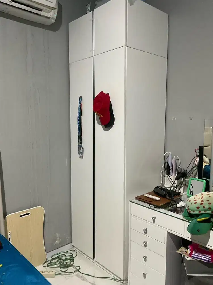 Lemari bekas INFORMA Finn 2 Pintu