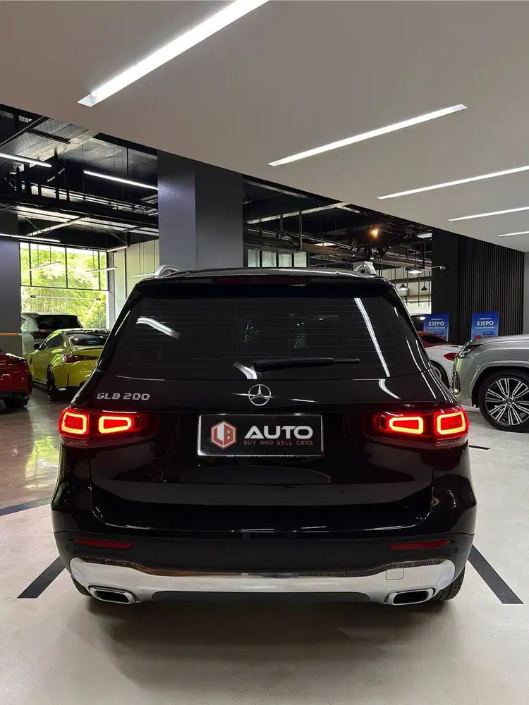 Mercedes Benz GLB200 2023 mercy GLB 200 Hitam Km17rb B1539HKP Nik 2022