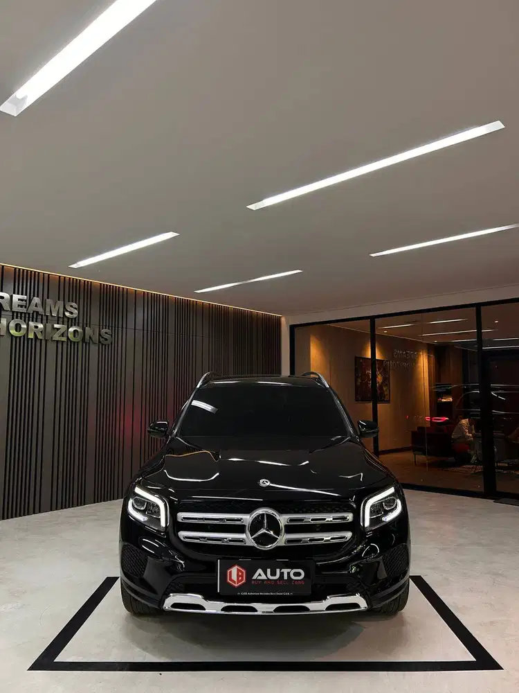 Mercedes Benz GLB200 2023 mercy GLB 200 Hitam Km17rb B1539HKP Nik 2022