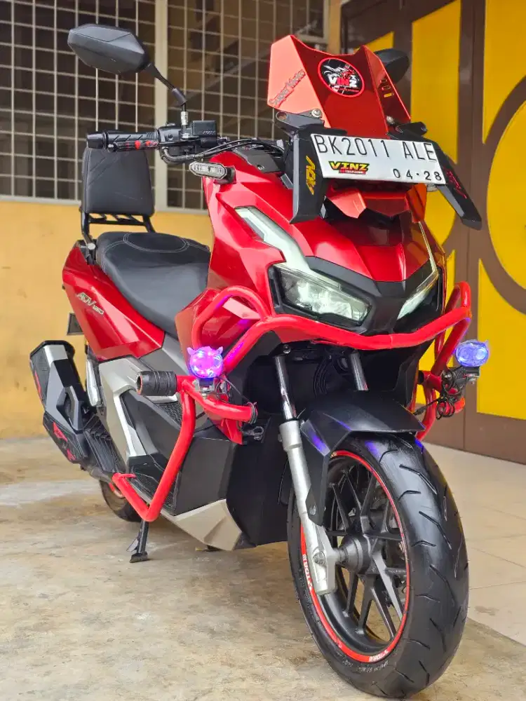 Honda ADV / ADV 160 CBS ISS KEYLESS 2023, Red Premium Metalic.