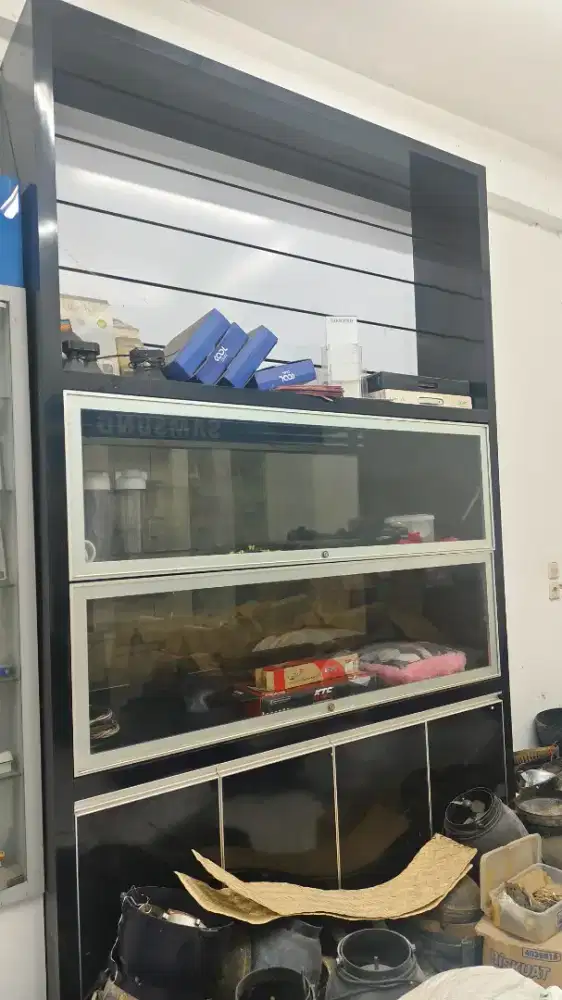 Dijual lemari display