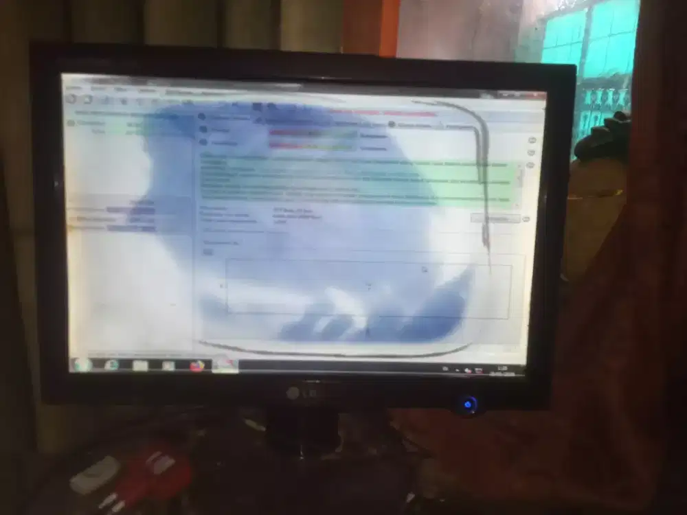 LCD LG 14in komputer minus sesuai difoto