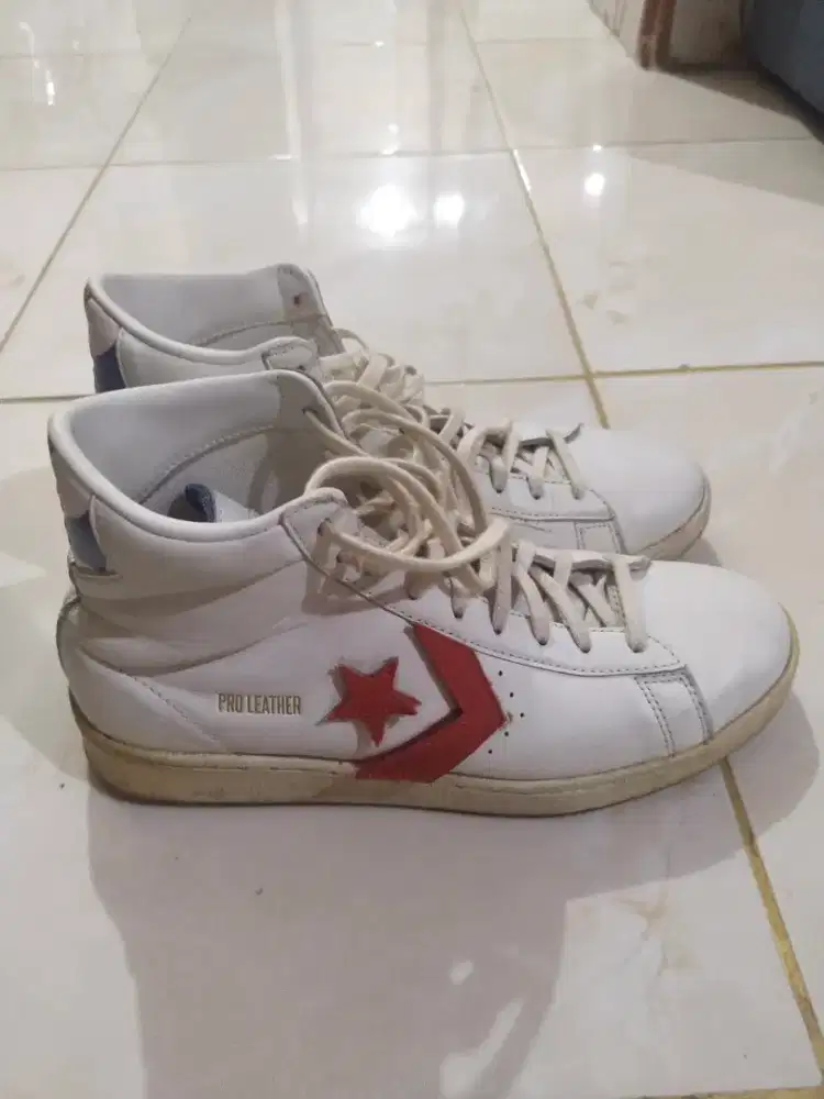Converse size 43