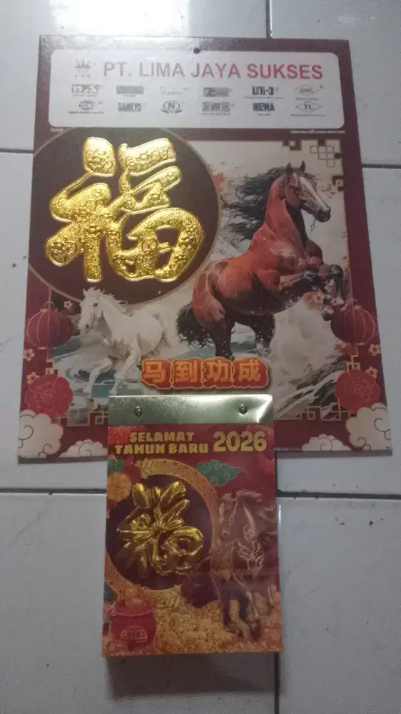 Kalender sobek harian masih baru