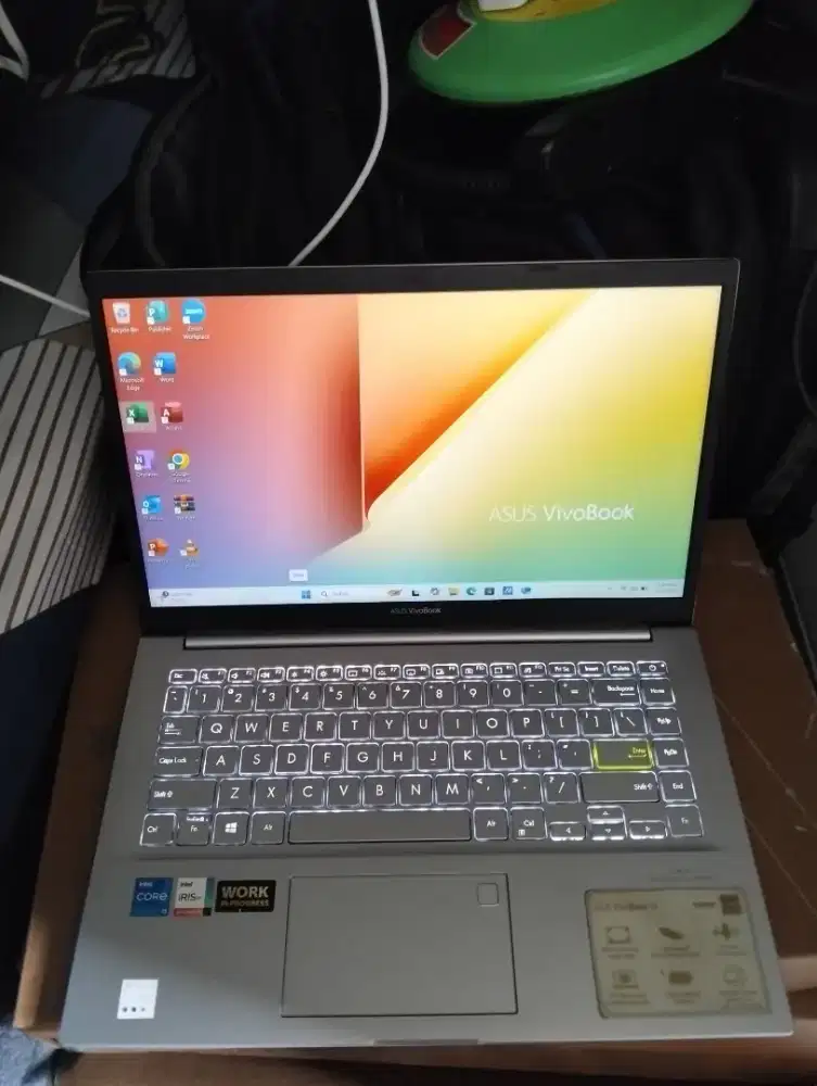 Asus vivobook i5 gen 11 intel iris Xe graphics Fullset mulus