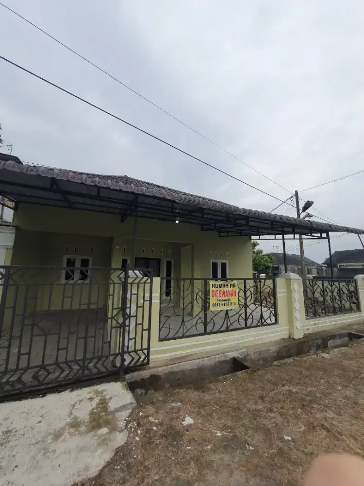 DISEWAKAN RUMAH LUAS DI TITIPAPAN MARELAN