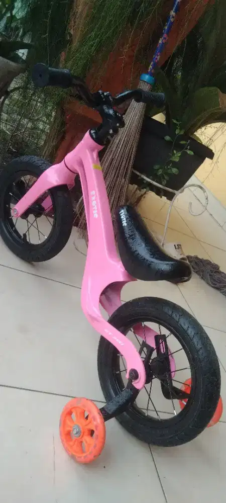 Sepeda balance Exotic