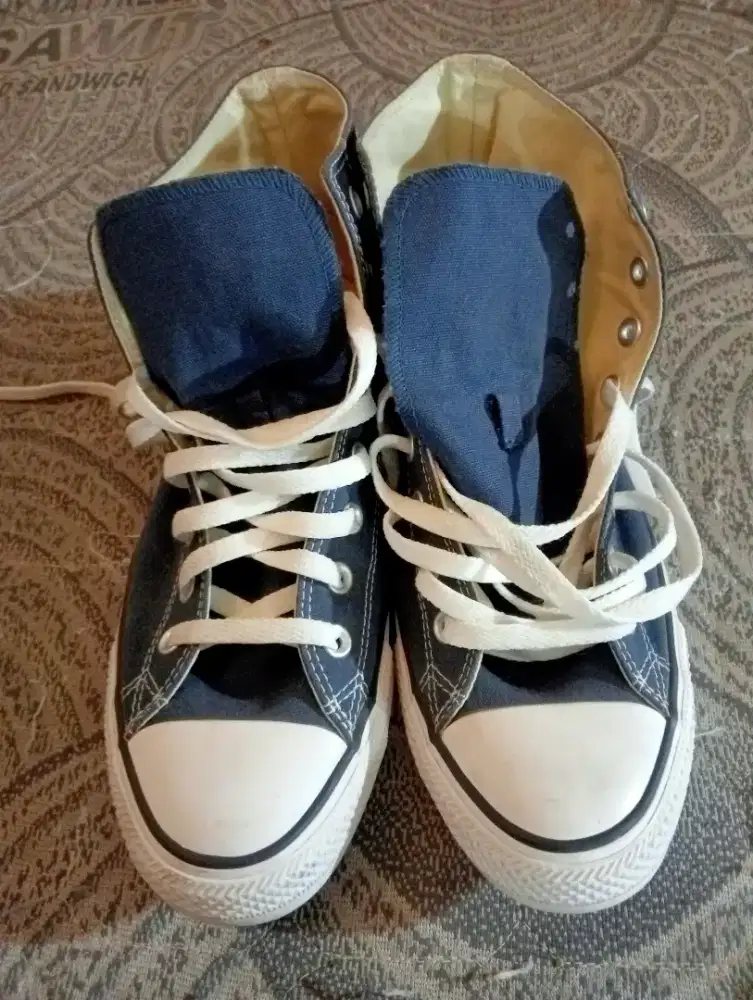 Sepatu sneakers Converse Unisex original CT Hi Seri M9622C