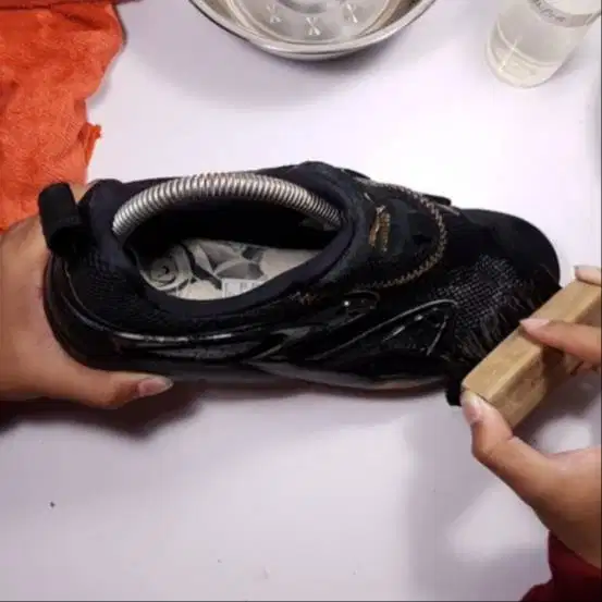 Staff Laundry Sepatu