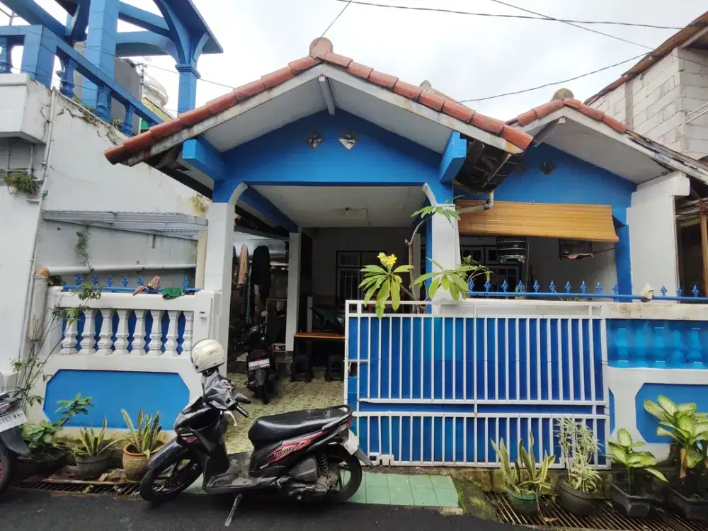 Rumah 2 Lt SHM 5 Menit ke Pondok Indah Mall Siap Huni J-40053