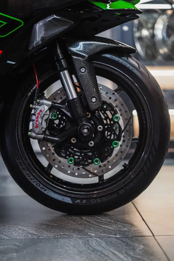 ZX636 2024 Green KRT Low Odo