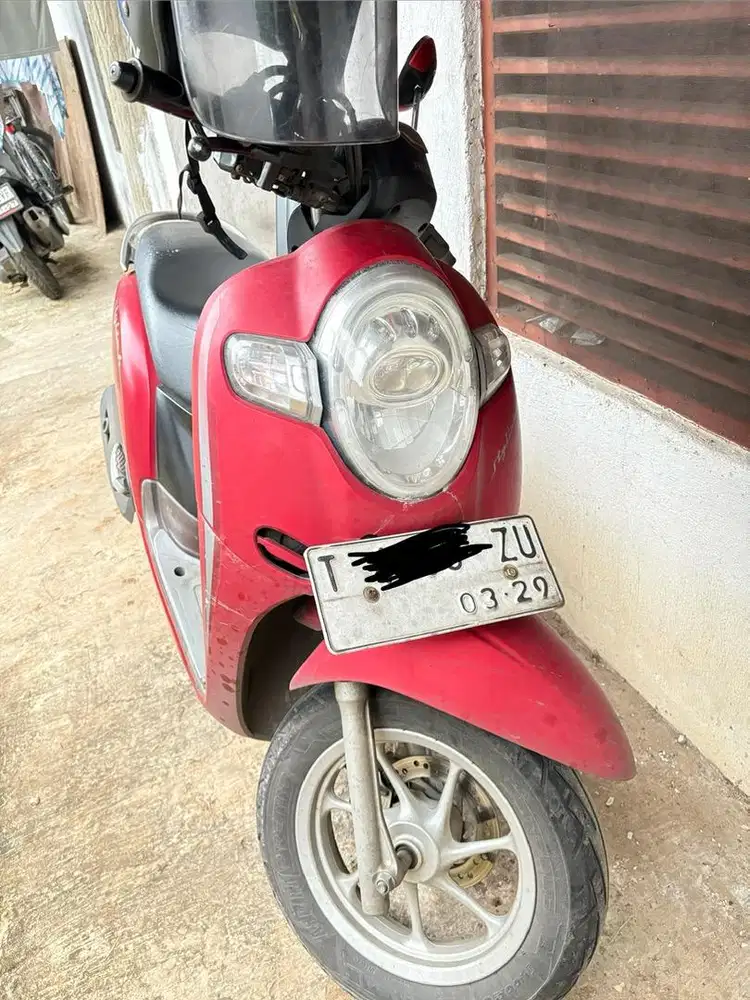 scoopy merah 2020