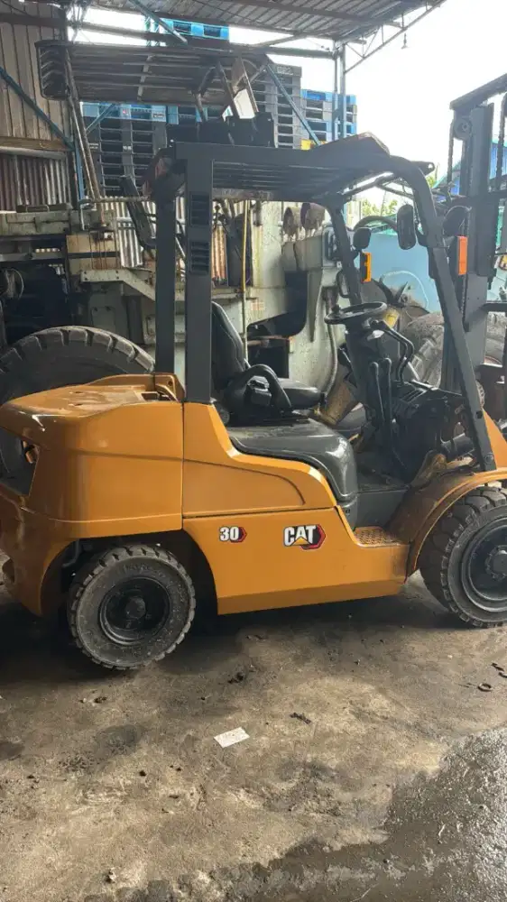 Forklift Caterpillar 3 Ton,Manual,Tiang 3 Meter,Mesin S4S,Tahun 2018
