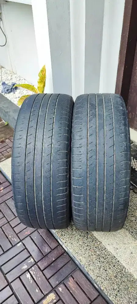 Ban 215/55/17 Dunlop SP SPORT MAXX 70%