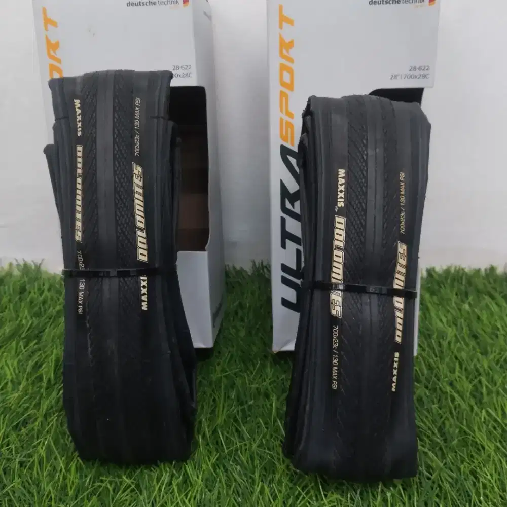BAN LUAR MAXXIS 700X23 KELAR SEPASANG
