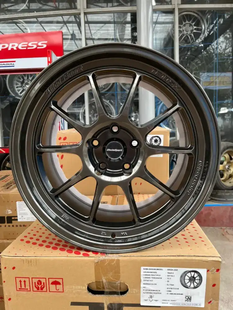 Velg wedssport tc105x ring 18 lebar 9,5 pcd 5x114,3 ET 25 4pcs