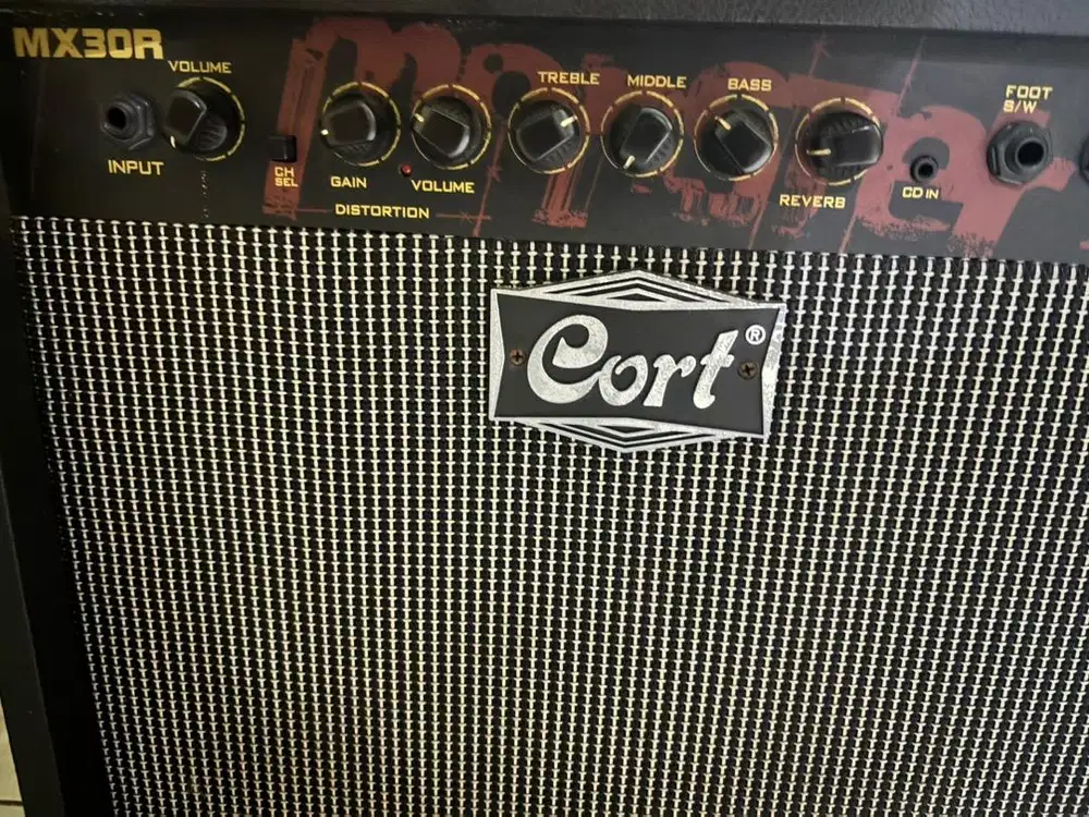 Cort MX30R – 30W guitar amplifier.