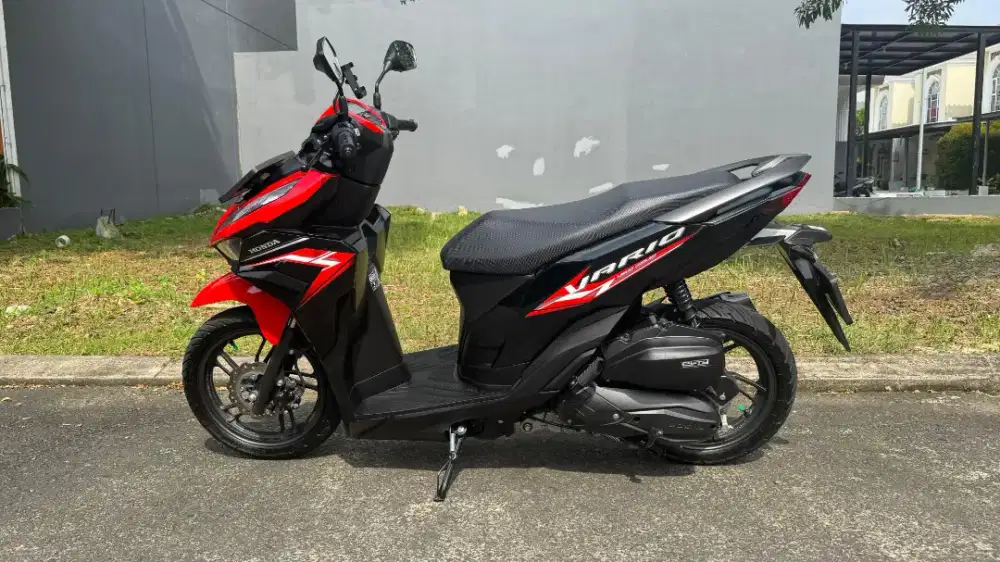 Honda Vario 125cc th 2025 merah hitam