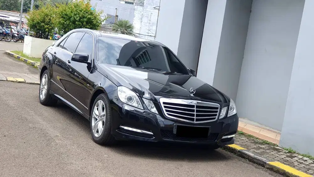 [ ANTIK ] Mercedes Benz Mercy E300 E 300 Avantgarde Line 2011/2012