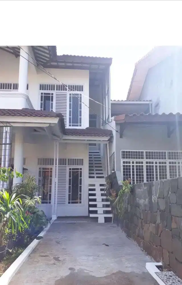 Disewakan Rumah lantai 2