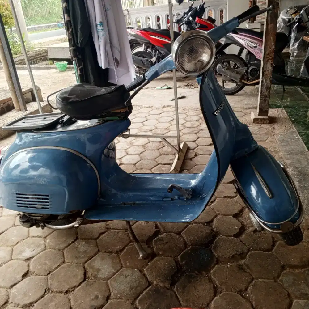 Vespa super tahun 1975