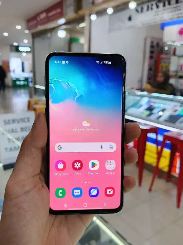 SAMSUNG S10E 6/128 LIKE NEW