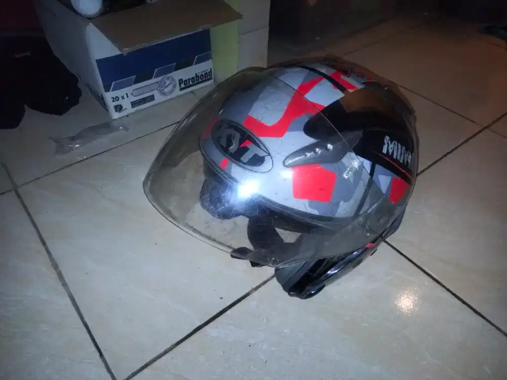 Helm KYT bekas ukuran M