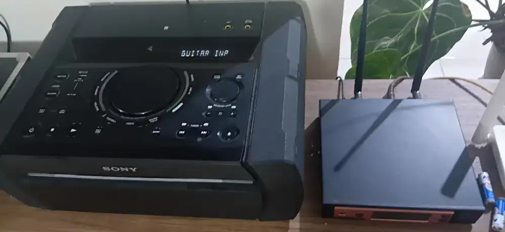 Di jual set sony  shake x 10 d sistem