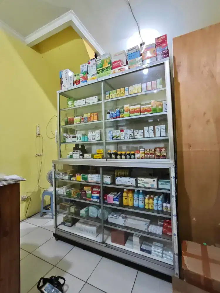 Etalase Kaca Tingkat 2 meter (4 susun rak) & Etalase 1 meter