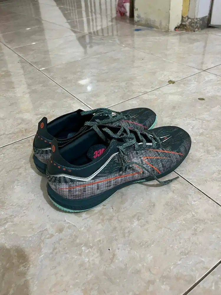 Sepatu futsal specs Min:pemakaian
