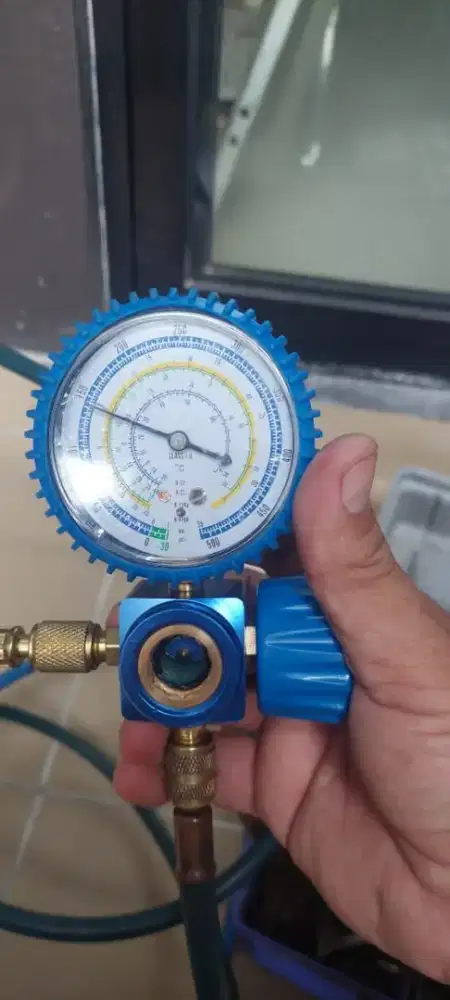 Menerima jasa servis ac dan pasang ac dan Instalasi Listrik