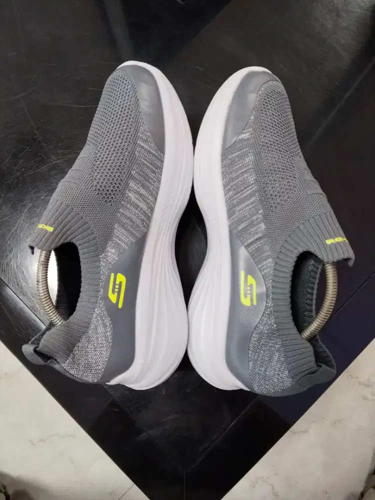 Sepatu import slip on