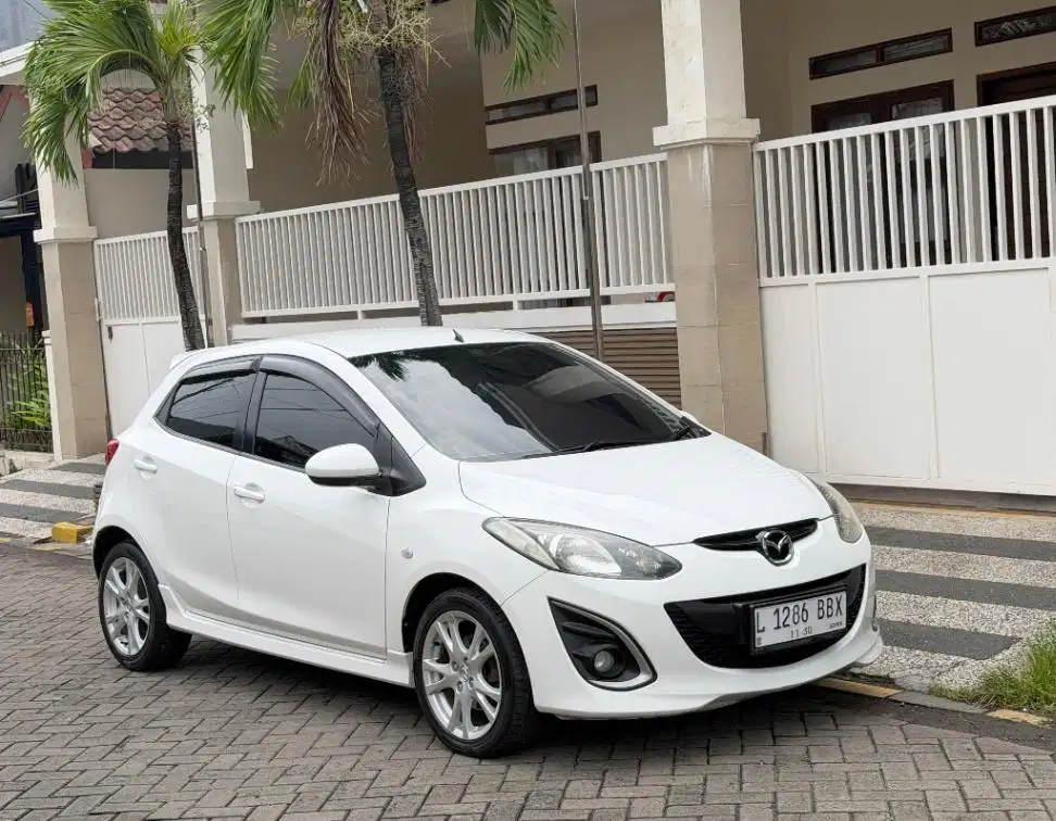 Mazda 2 Tipe R Matic 2011 [cash/kredit]