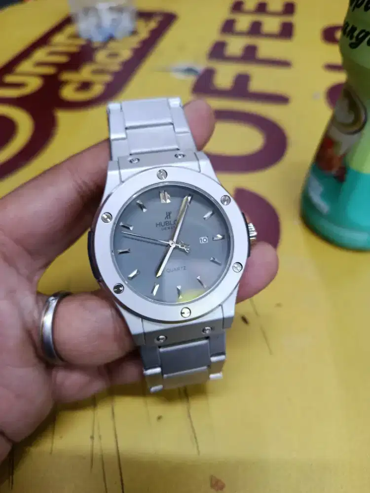 Jam tangan pria mewah