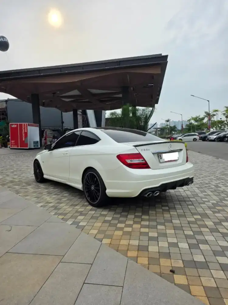 C350 Coupe 2012 LOW KM