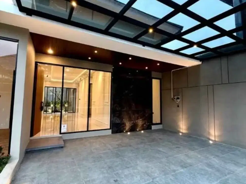 Dekat Bandara Adisucipto ; Rumah Baru Jogja, Carport 2 Mobil, Halaman Belakang Luas