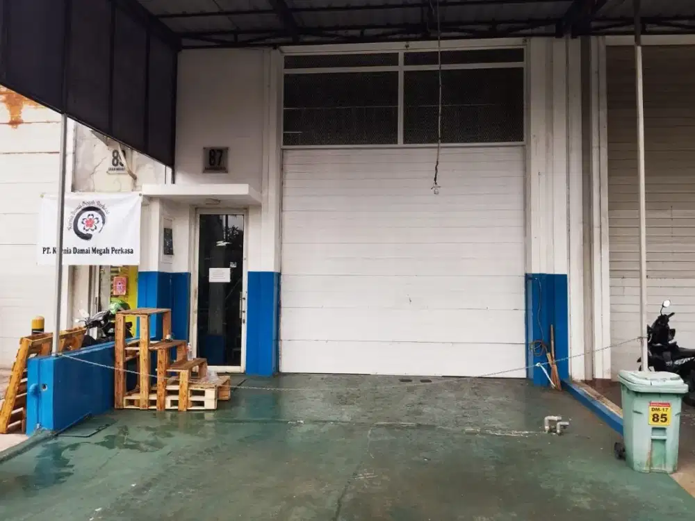 Murah Gudang Renov 3 Lantai dalam Kawasan Sedayu Bizpark Daan mogot