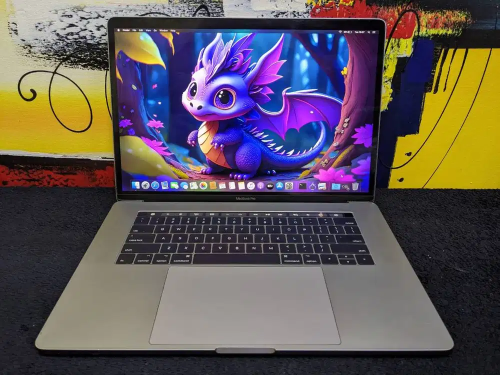 Laptop MacbookPro 15 2017 Core i7 16/512 Radeon Pro 560 4GB Touchbar M