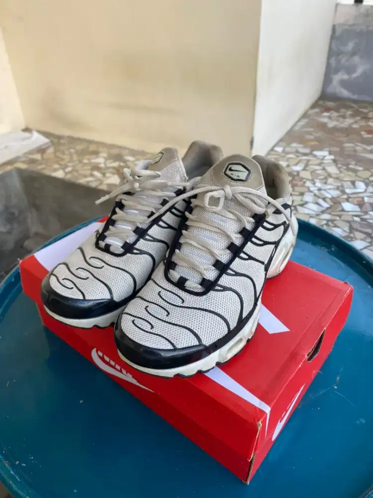 Sepatu Nike Tn airmax plus ess+