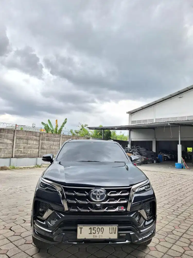 VRZ GR 2024 2.8 diesel matic. Km 55rb antik