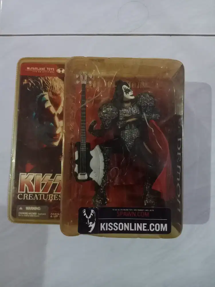 Action figure kiss gene Simons (creature)